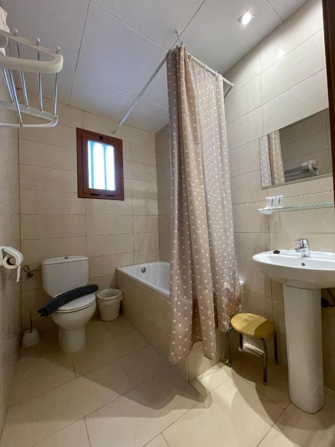P&R Hostals Codolar Tossa de Mar Exterior photo